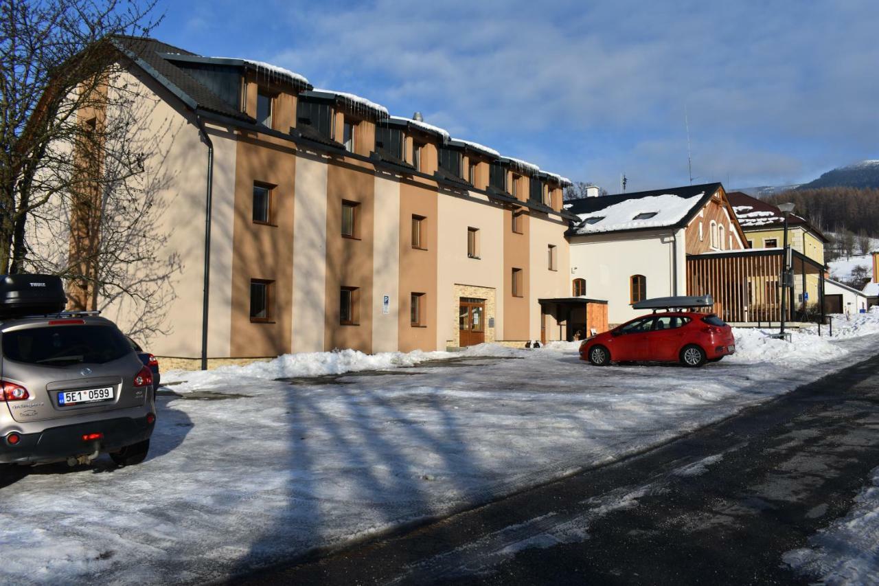 Apartma Fara Loučná nad Desnou Exteriör bild